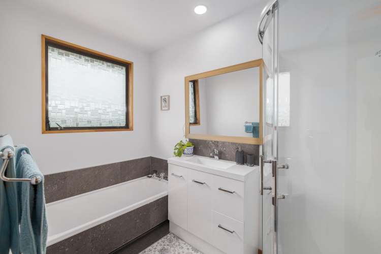 8 Langham Place Redwood_12