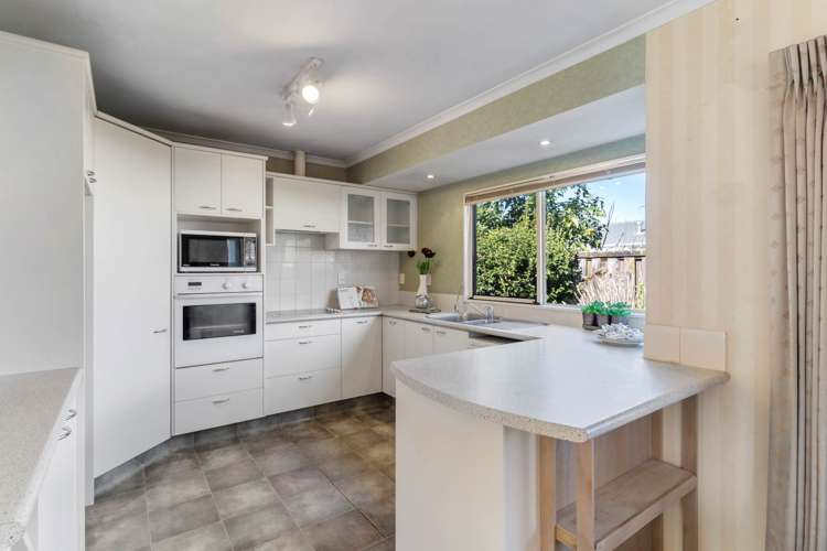 98b Beach Road Pahurehure_2