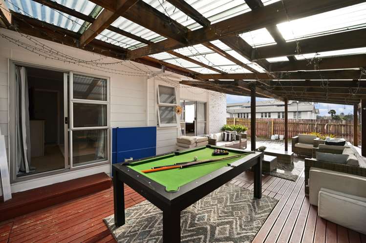 15 Garden Heights Avenue Glenview_17