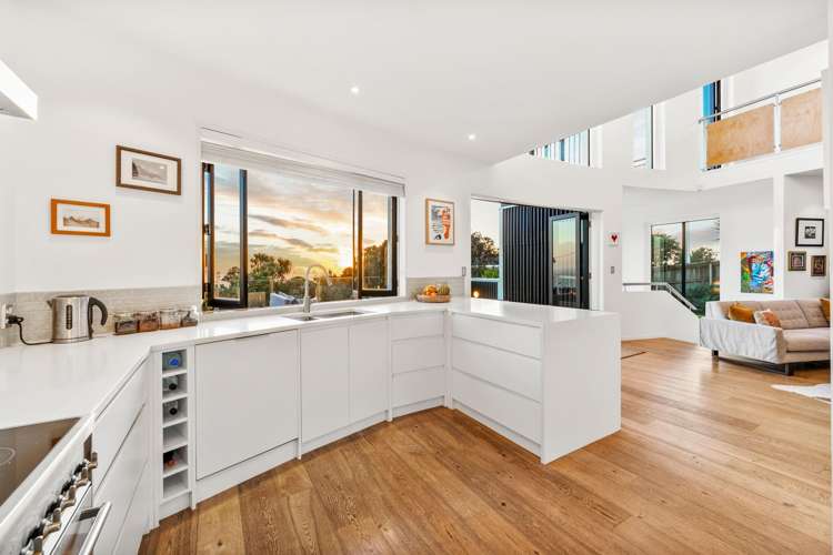 2 Ngatira Road Muriwai_18
