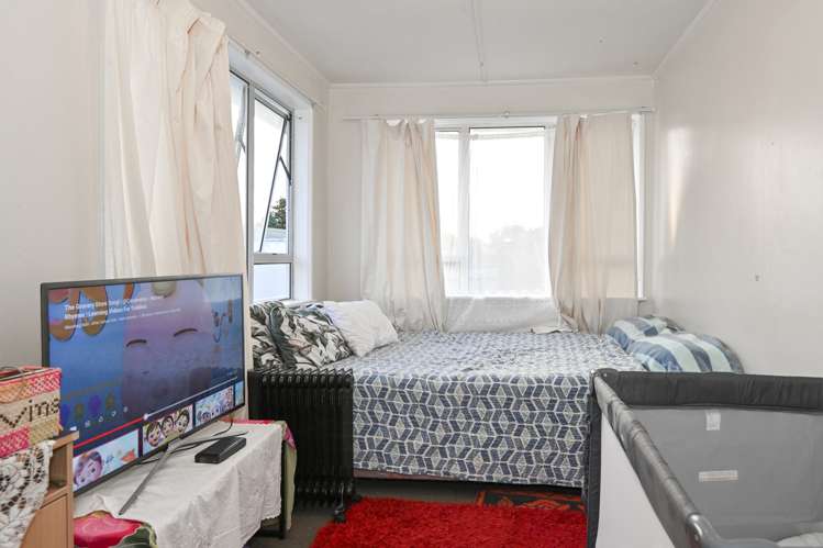 1033 Hood Street Mayfair_9
