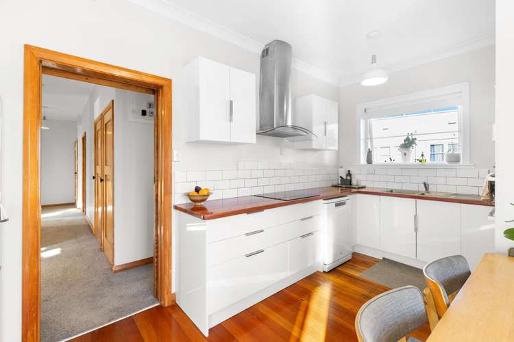 79 Savage Crescent West End_14