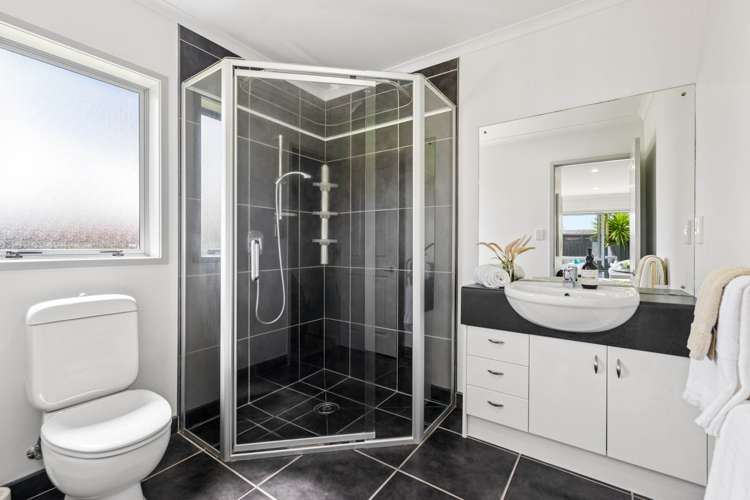 10 Erne Crescent East Tamaki_11