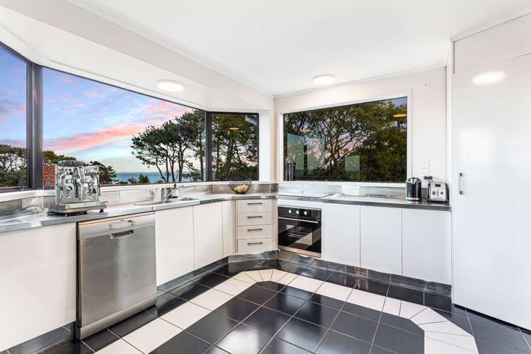 68 Cliff Road Torbay_16