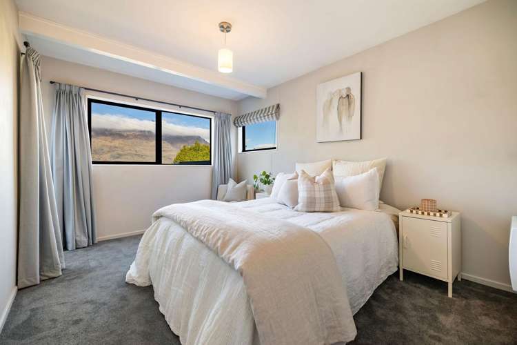 31 Watts Road Fernhill/Sunshine Bay_10