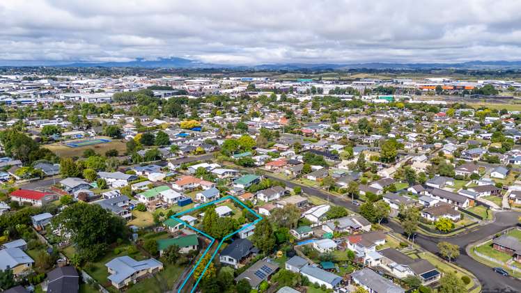 8 Norfolk Place Pukete_12