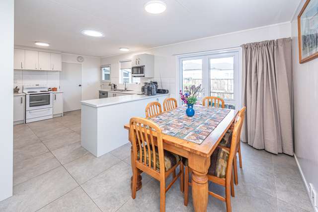 19 Exeter Crescent Springvale_3