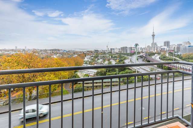 5d/11 Howe Street Freemans Bay_1