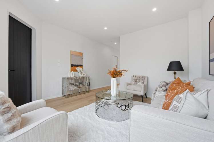 2/65 Apirana Avenue_2