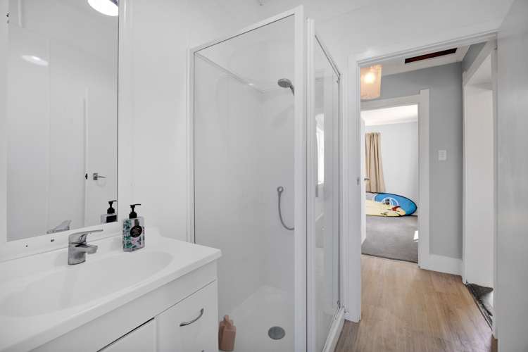 23 Layard Street Opunake_22