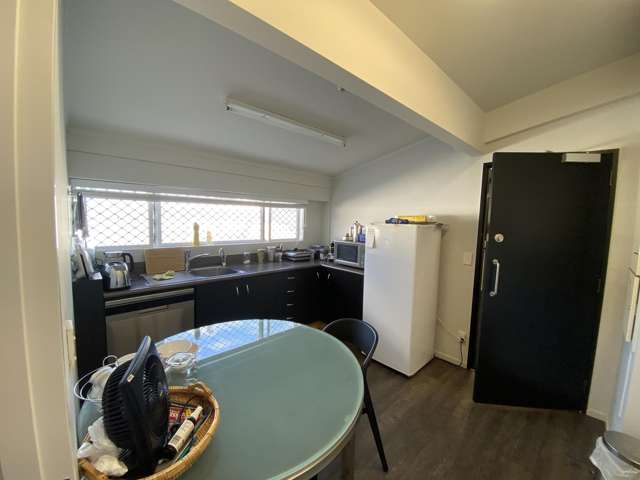 Unit 6/723 Main Street Palmerston North_3