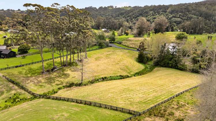 4 Daphne Harden Lane Paremoremo_6