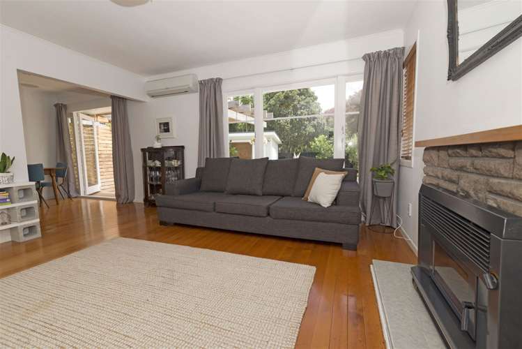 1/13 Essex Street Te Atatu South_6