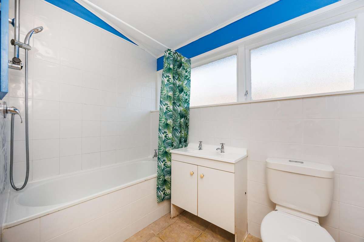 15B Churchill Avenue_3