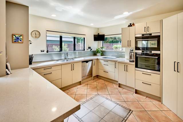 2/139 Knights Road Lower Hutt_1