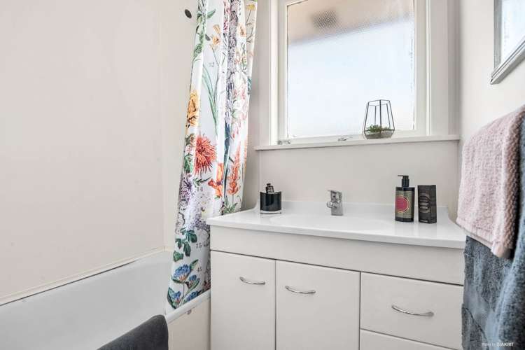 2/18 Tawhiri Road One Tree Hill_9