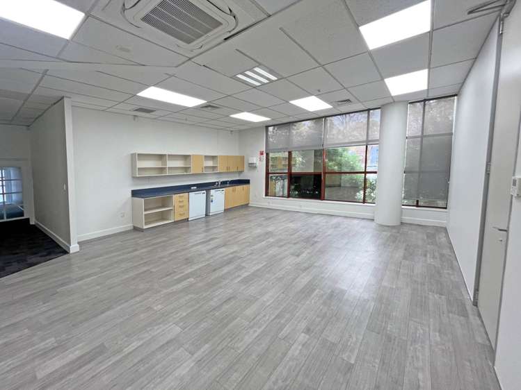 GF/22 Amersham Way Manukau_7