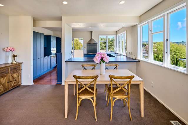 8 Kiriwai Road Paremata_1
