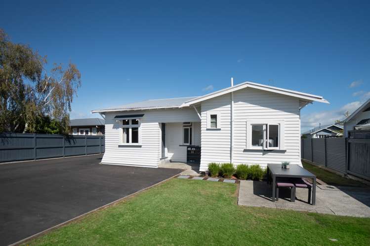 21 Burns Avenue Takaro_25