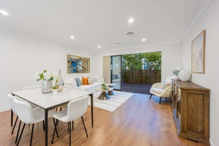 2 Irving Place Hobsonville_8