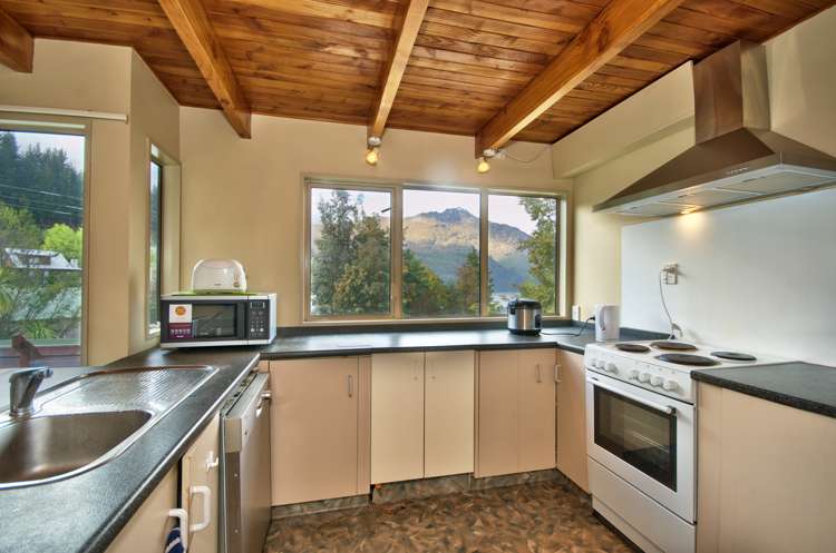 35b Watts Road Fernhill/Sunshine Bay_3