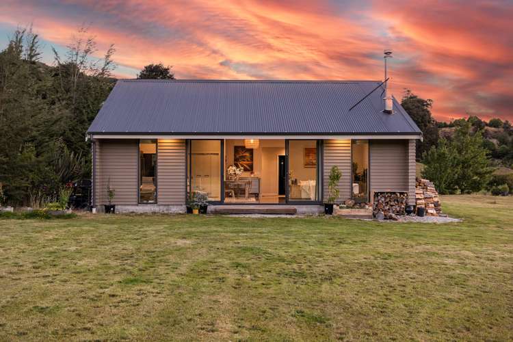 54 Xenicus Rise Glenorchy_6