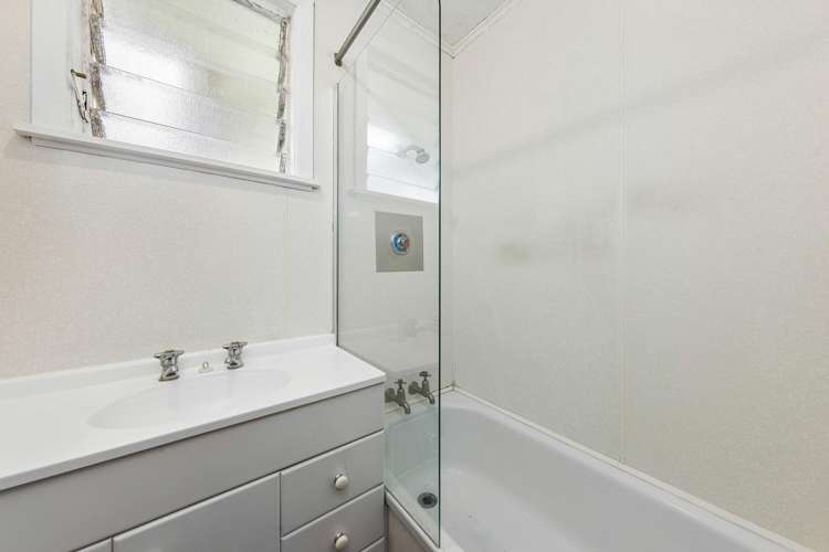 58 Beaubank Road Kelston_12