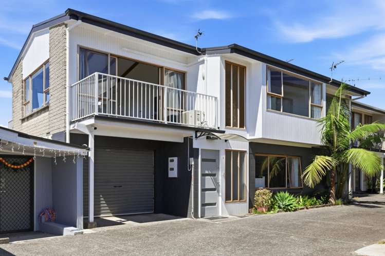 2/110 Hillside Road_0