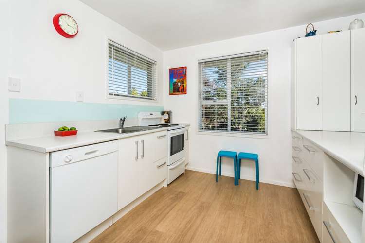 1/18 Tamahere Drive Glenfield_12