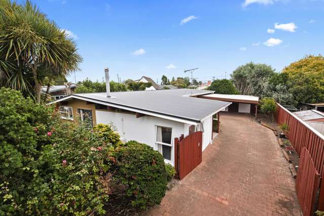 Negotiable on $898,000