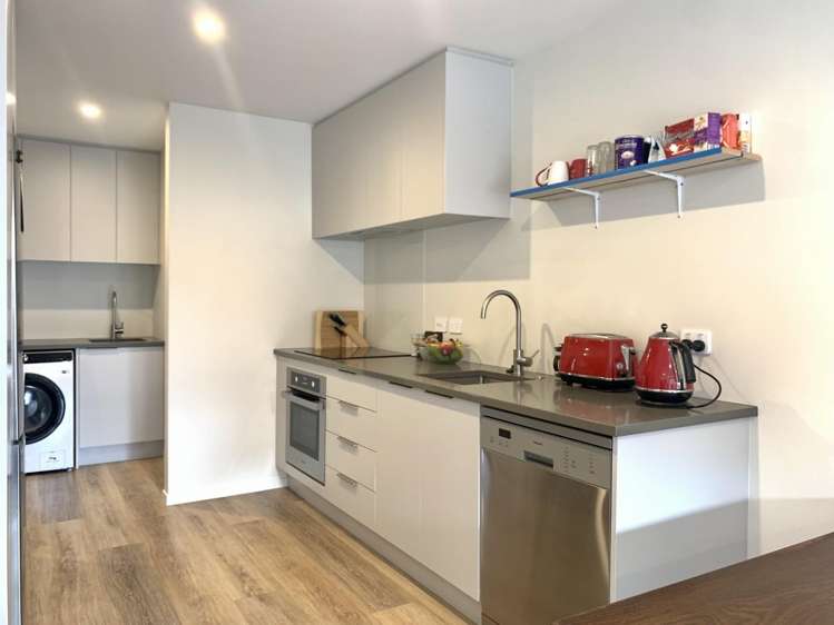 5/37 Sladden Street Naenae_1