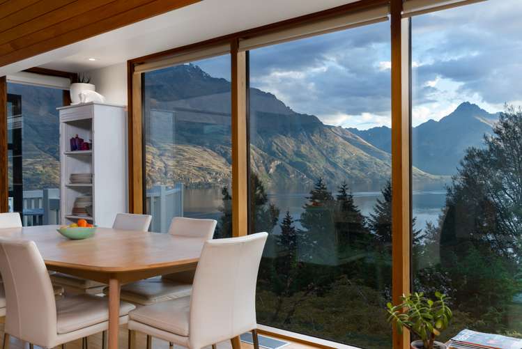 18 Mckerrow Place Fernhill/Sunshine Bay_0