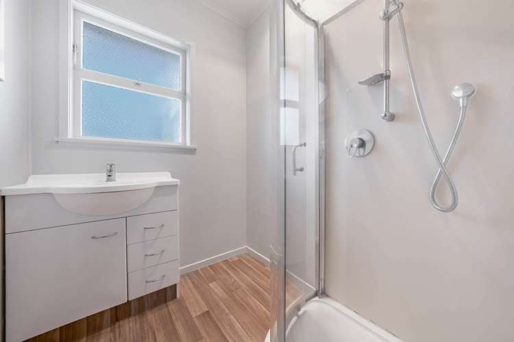 1&2/29 Eban Avenue Hillcrest_13