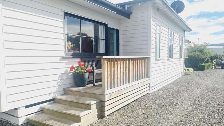 5 Drury Street West Colac Bay_15