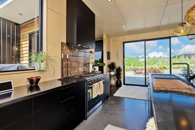 68 Sunrise Drive Seaward Bush_6