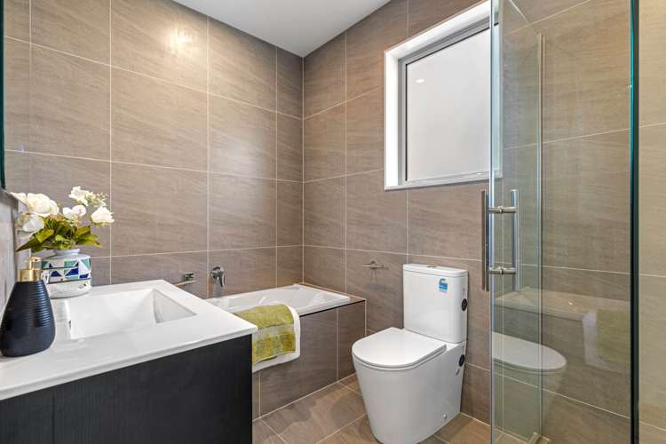 102 Waiwai Drive Wainui_11