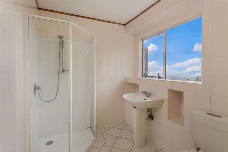 471 Scenic Drive Waiatarua_9