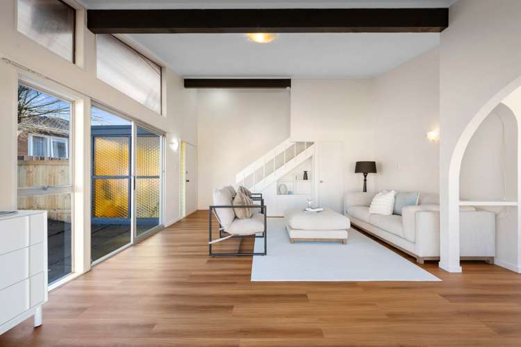 2/30 Whiteacres Drive Sunnyhills_3