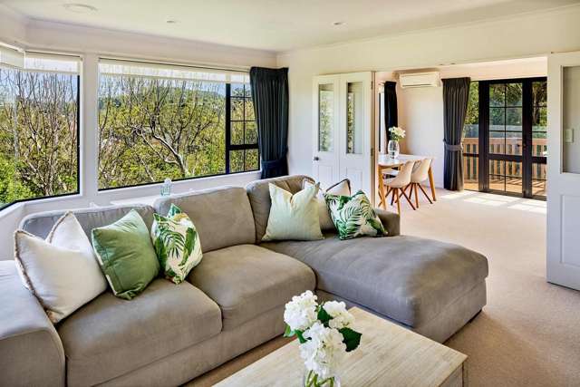 CLASSIC STYLE AND GREAT LOCATION - BEO$799,000