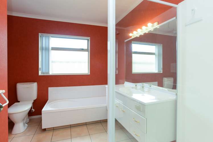 8 Forbury Way Taradale_9