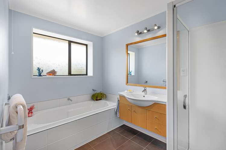 23b Salford Avenue Redwood_15