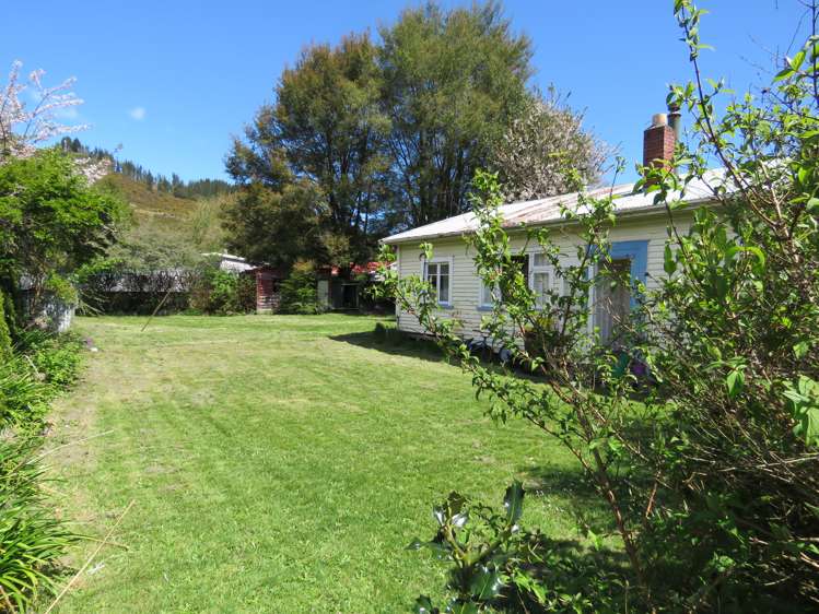 73 Shiel Street Reefton_14