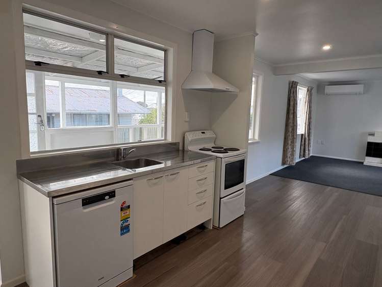 1 Sussex Place Te Kamo_5