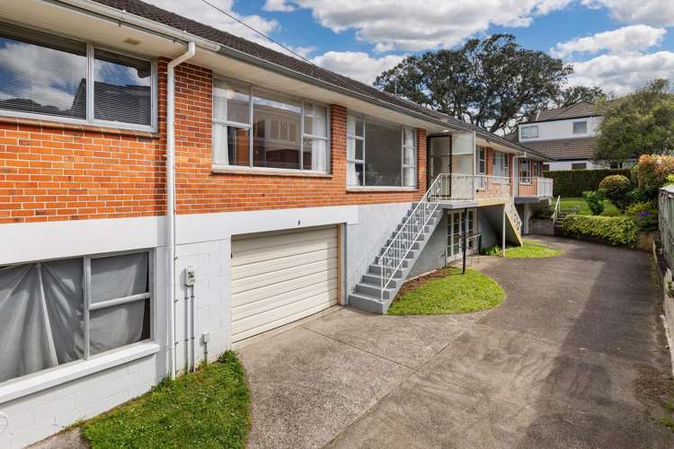 2B Douglas Avenue_0