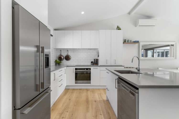 2/10 Ewen Alison Avenue Devonport_4