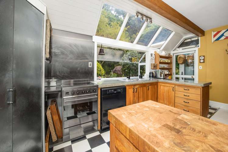 42 & 44 Crown Street North East Valley_8