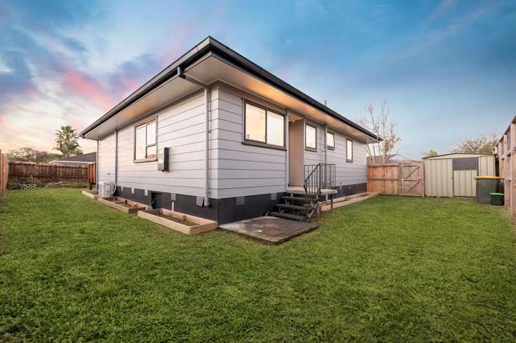 2/17 Landsdale Place Massey_13