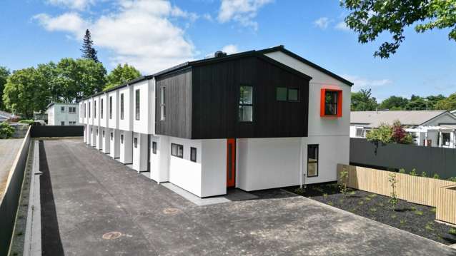 1/18 Stanley Street 1055_1