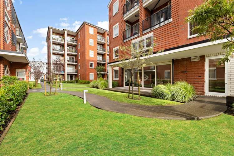 303/1a Soljak Place Mount Albert_12