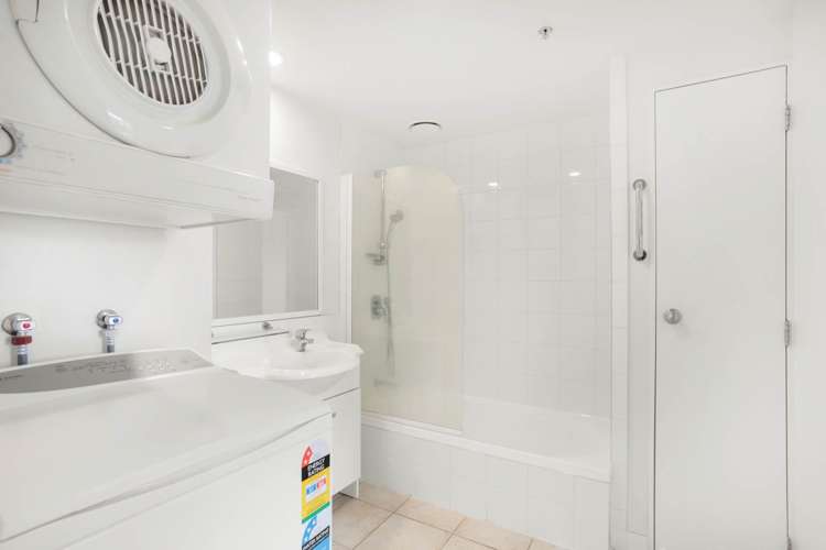 1i/10 Crown Lynn Place New Lynn_8